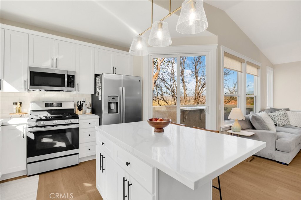 1005 S Gibraltar Avenue