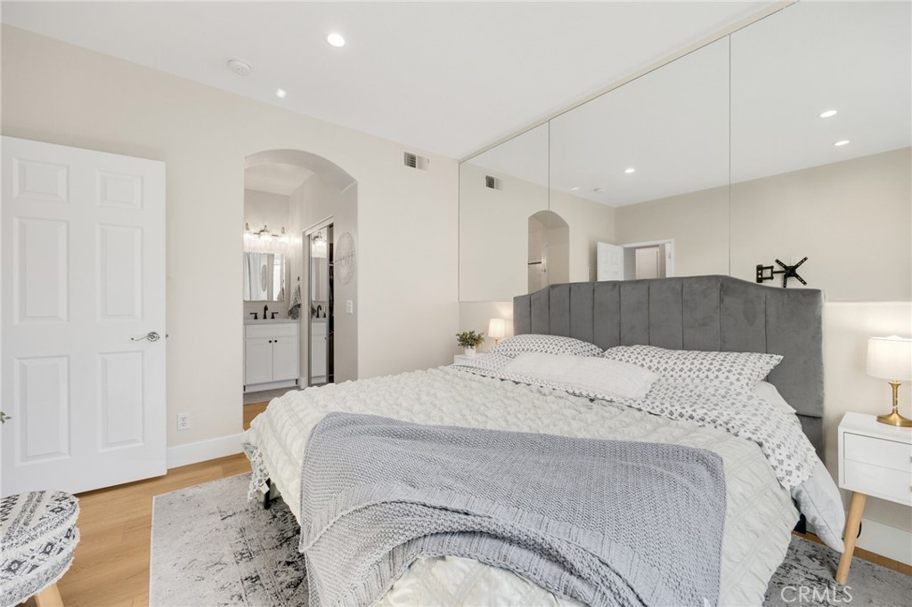 1005 S Gibraltar Avenue