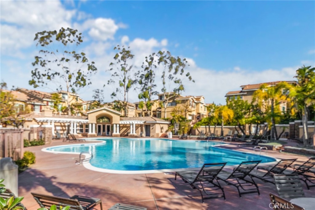 1005 S Gibraltar Avenue