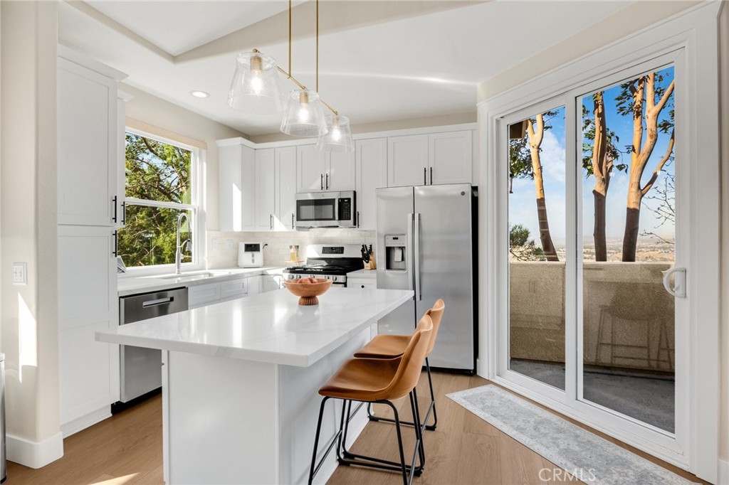 1005 S Gibraltar Avenue