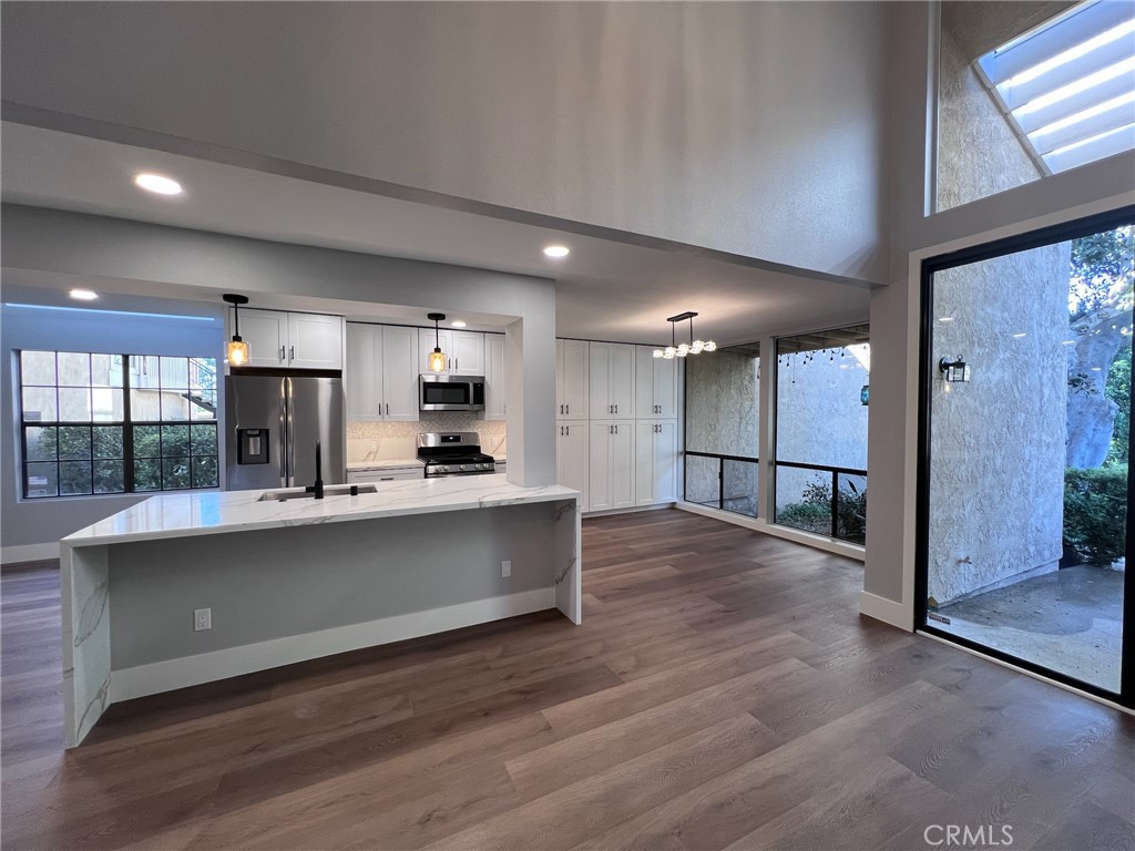 54 Lakepines