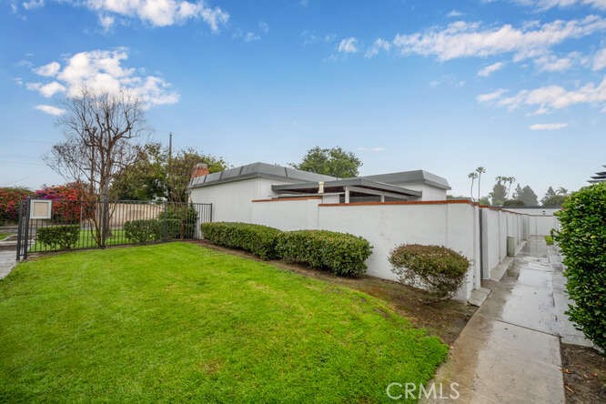 1964 W Glenoaks Avenue C