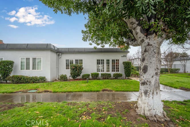 1964 W Glenoaks Avenue C