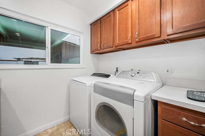 1964 W Glenoaks Avenue C