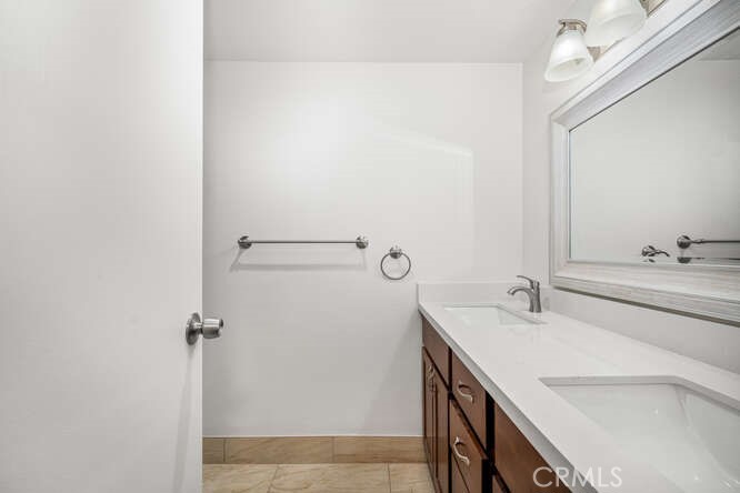 1964 W Glenoaks Avenue C