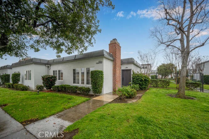 1964 W Glenoaks Avenue C