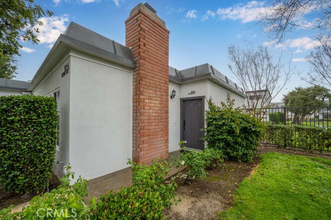 1964 W Glenoaks Avenue C