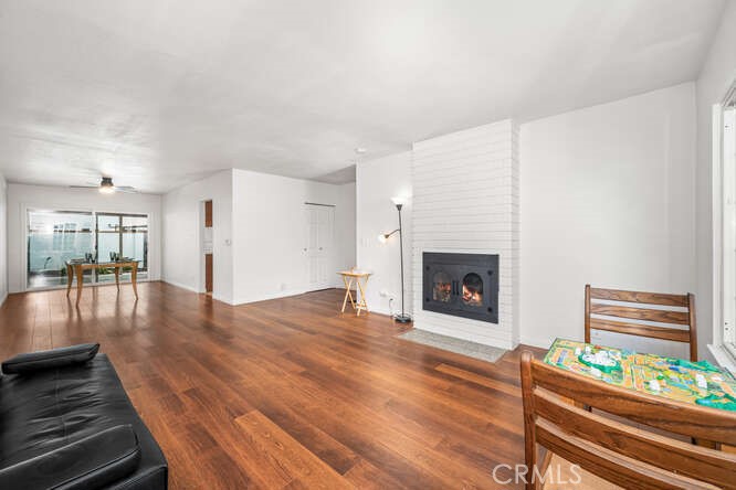 1964 W Glenoaks Avenue C