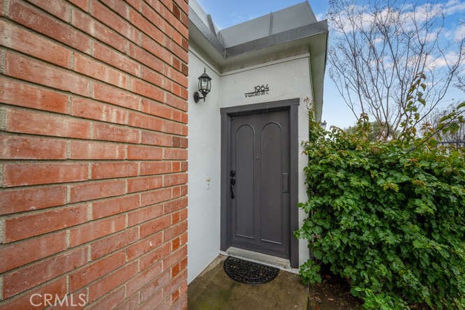 1964 W Glenoaks Avenue C