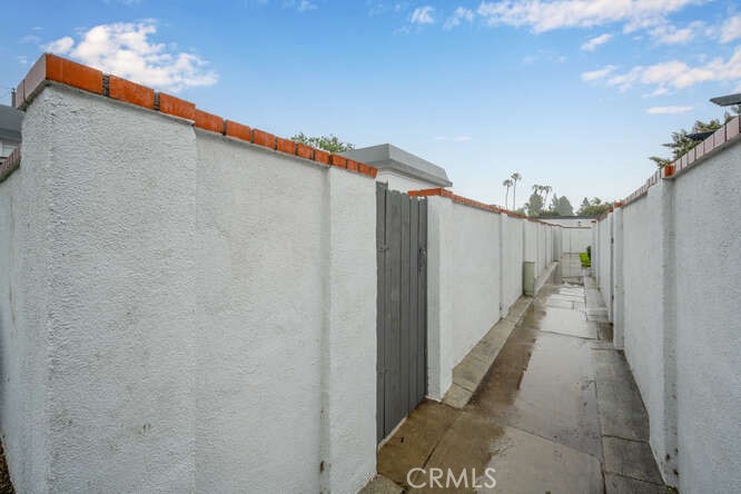 1964 W Glenoaks Avenue C