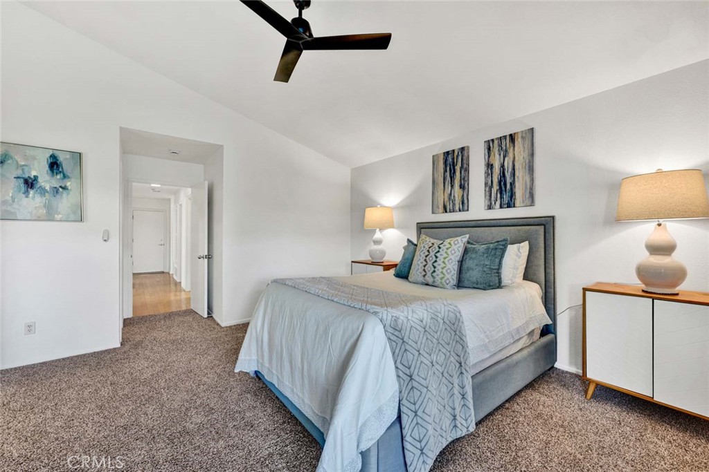 10411 Calle Independencia