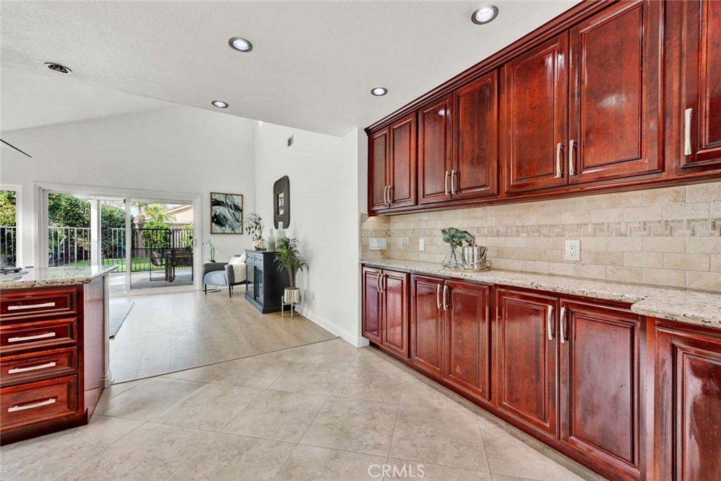 10411 Calle Independencia