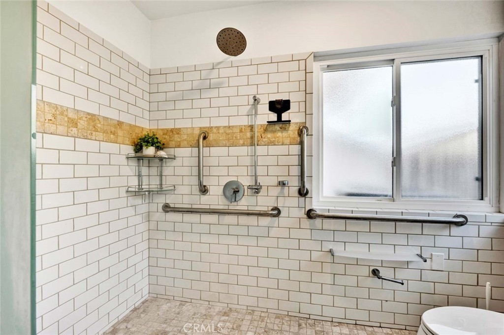 10411 Calle Independencia