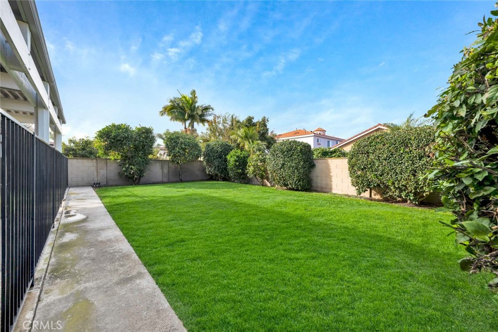 10411 Calle Independencia