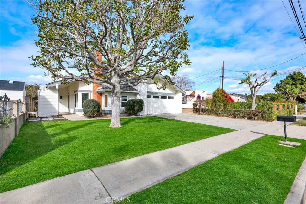 10411 Calle Independencia