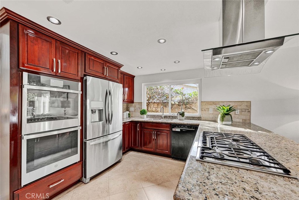 10411 Calle Independencia