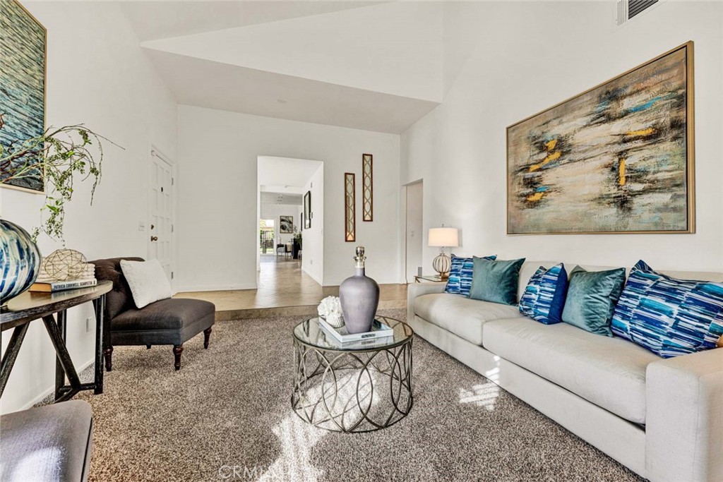 10411 Calle Independencia