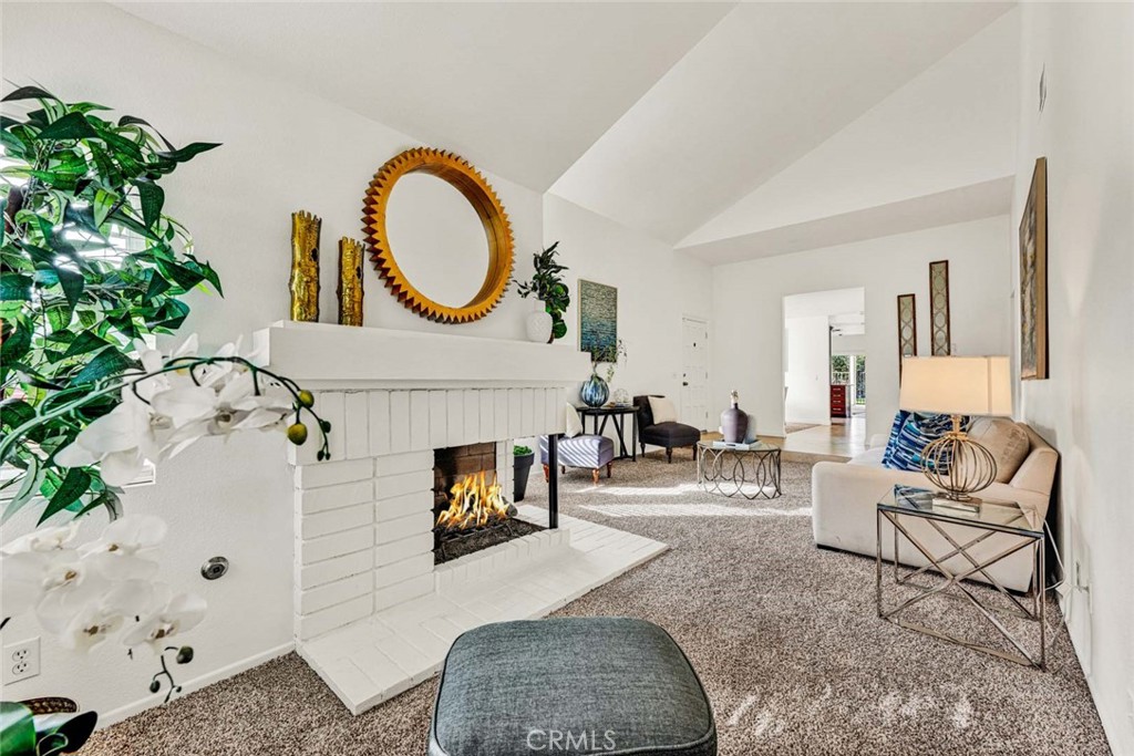 10411 Calle Independencia