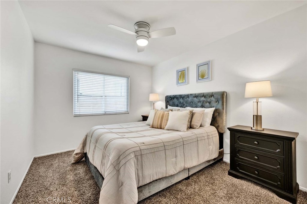 10411 Calle Independencia