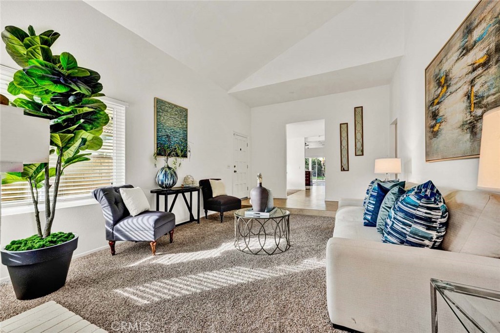 10411 Calle Independencia