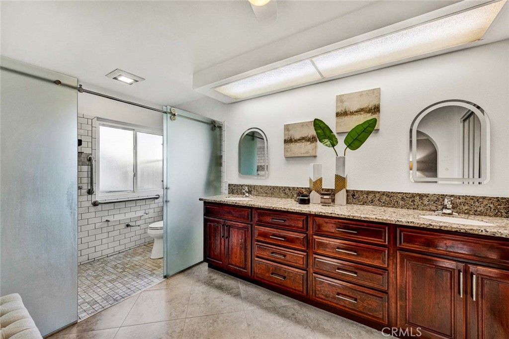 10411 Calle Independencia