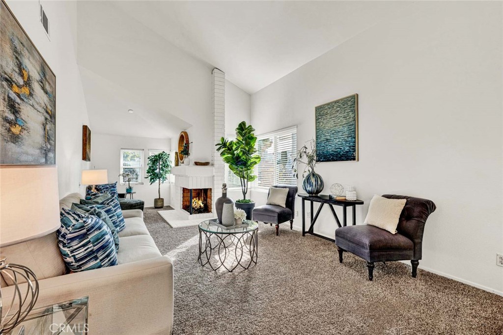 10411 Calle Independencia