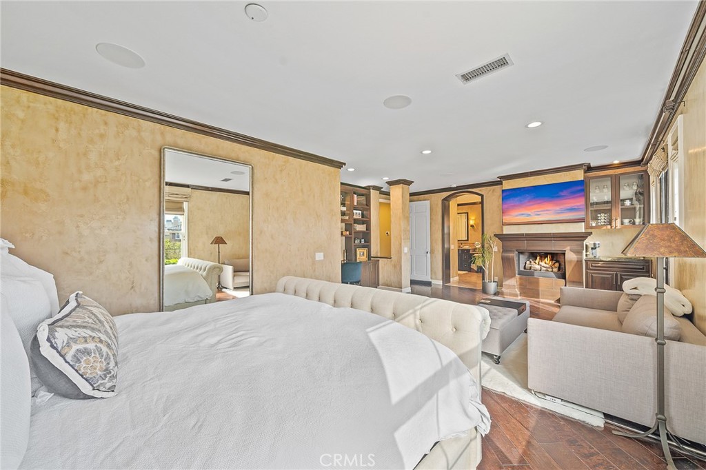 5676 Ocean Terrace Drive