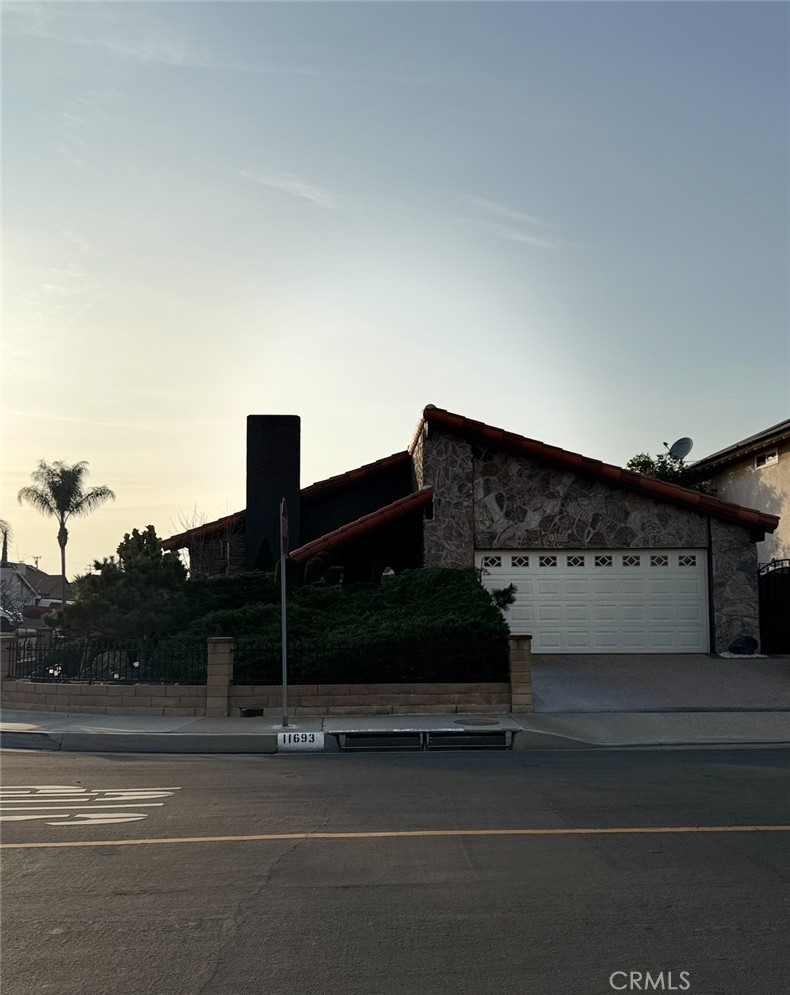 11693 Manila Drive