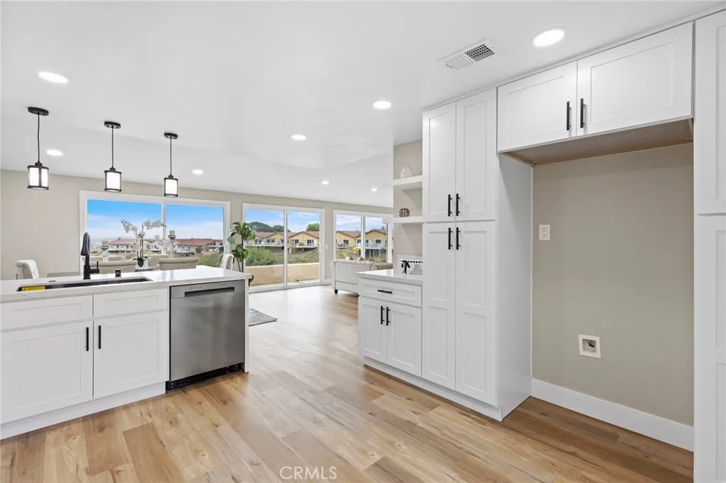 31002 Flying Cloud Drive