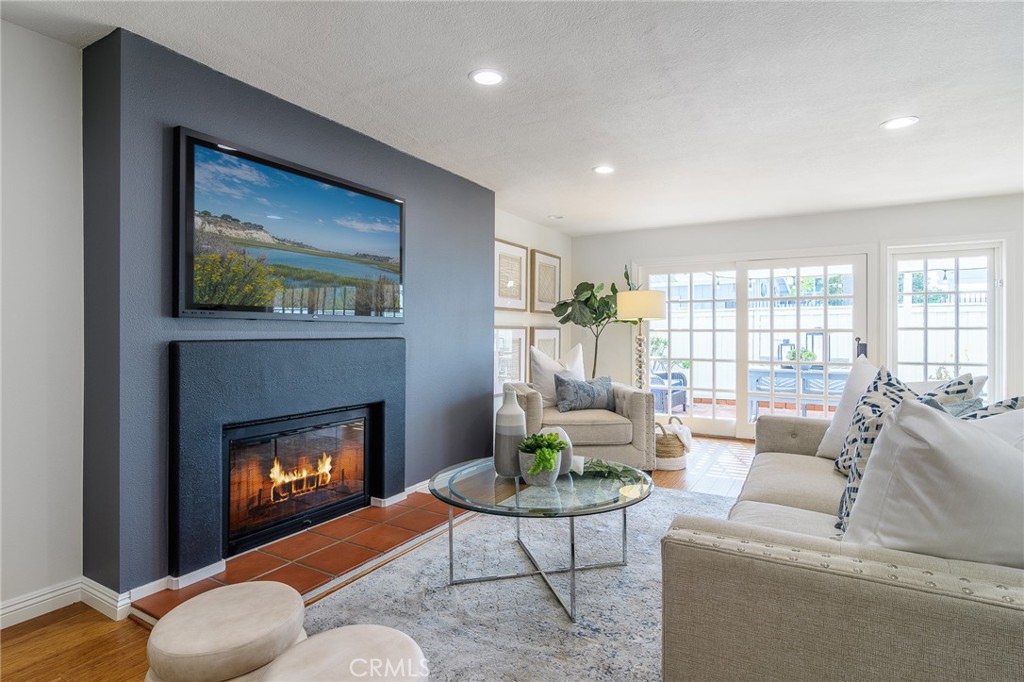 2516 University Drive