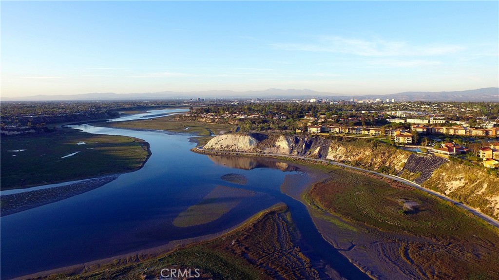 2516 University Drive