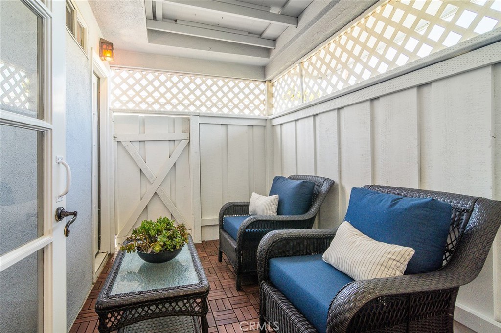 2516 University Drive