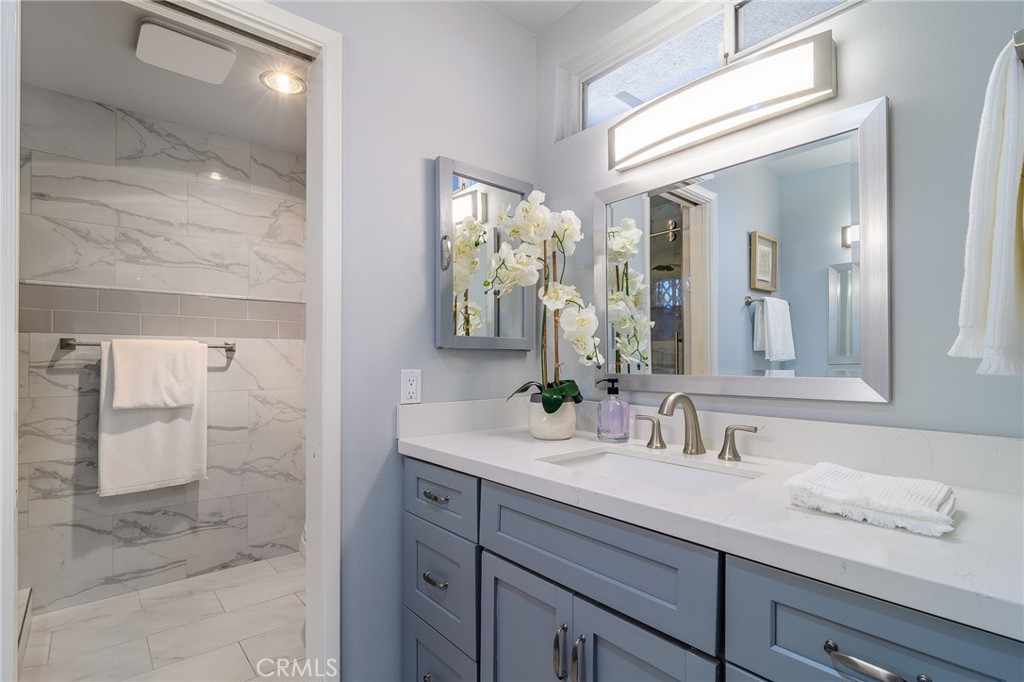 2516 University Drive