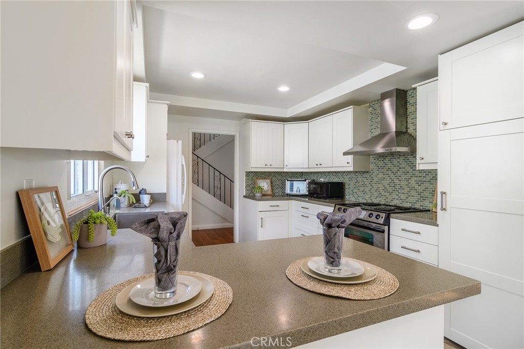 2516 University Drive