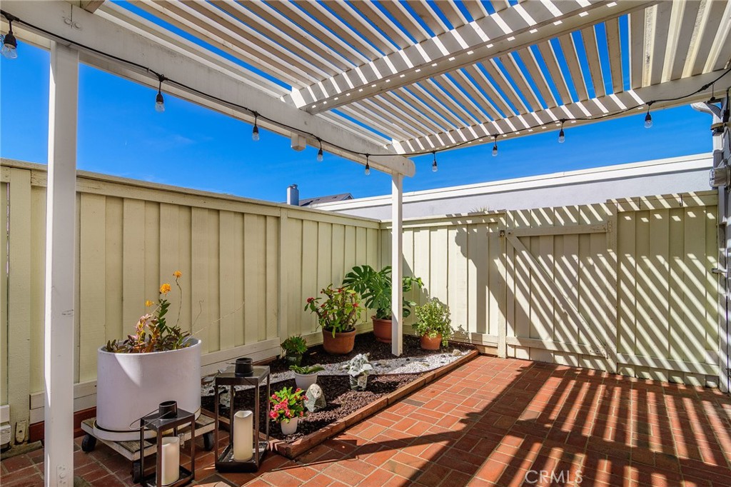 2516 University Drive