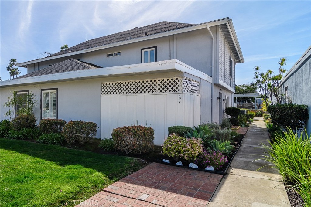 2516 University Drive