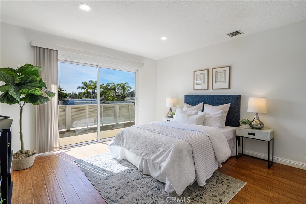 2516 University Drive