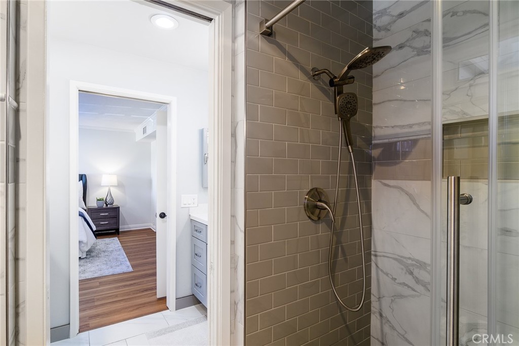 2516 University Drive