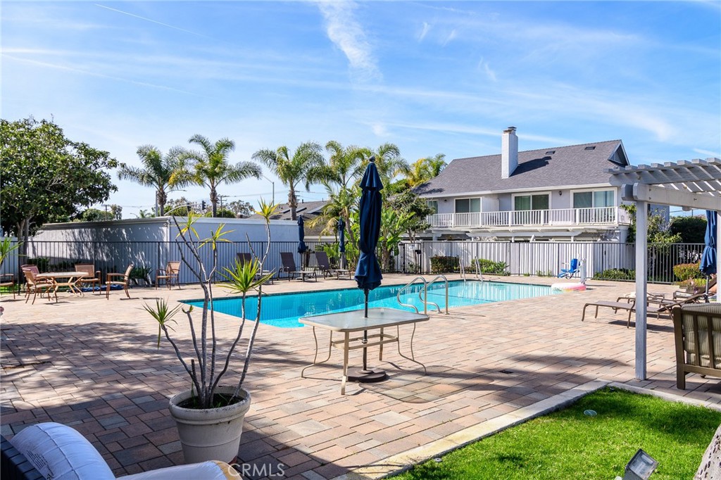 2516 University Drive