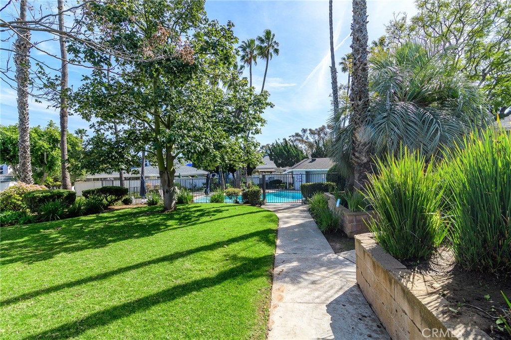 2516 University Drive