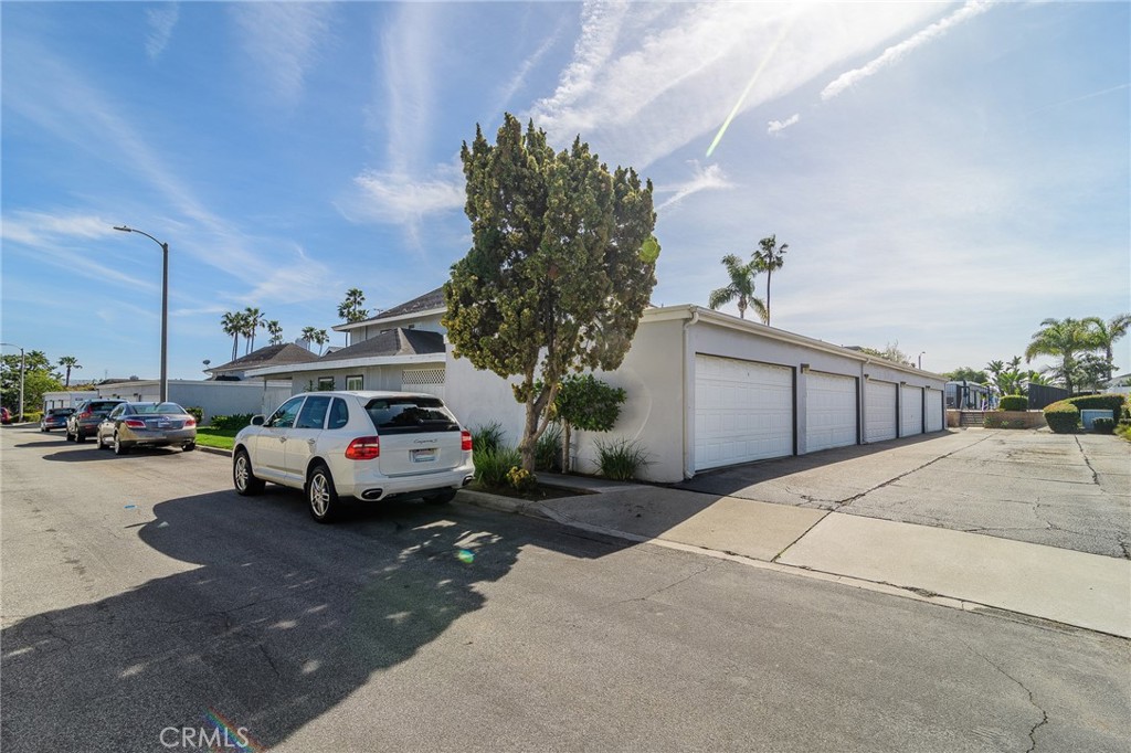 2516 University Drive