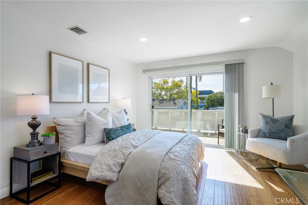 2516 University Drive