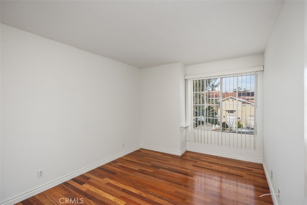 24872 Via Sonoma