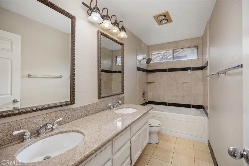 24872 Via Sonoma
