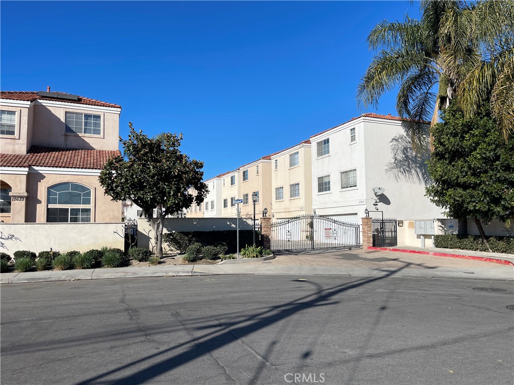 11395 Sherwood Drive