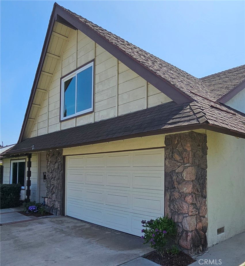 8922 Pinehurst