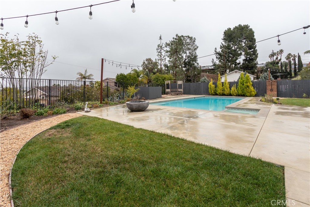 1507 E Sunview Drive