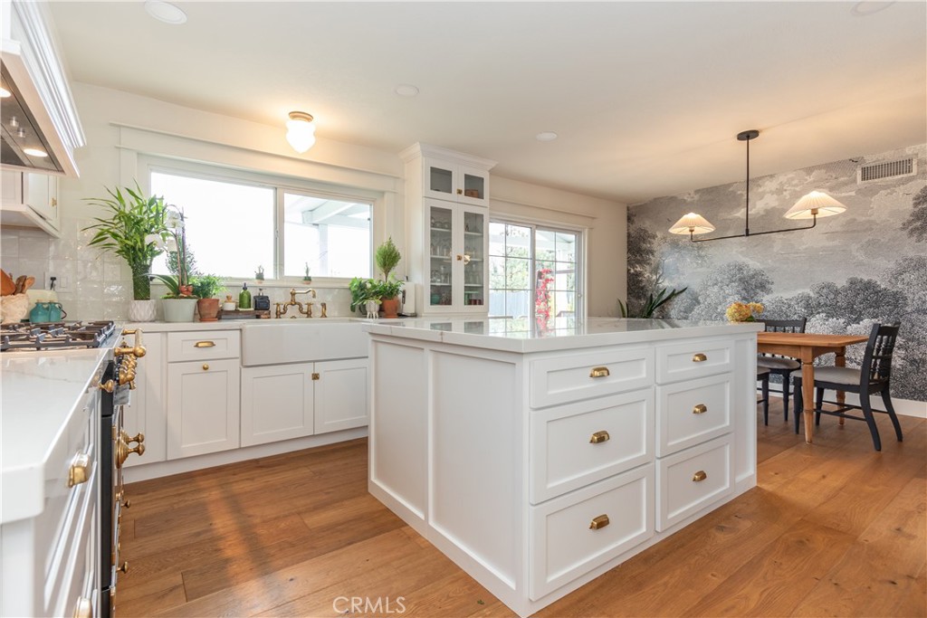 1507 E Sunview Drive