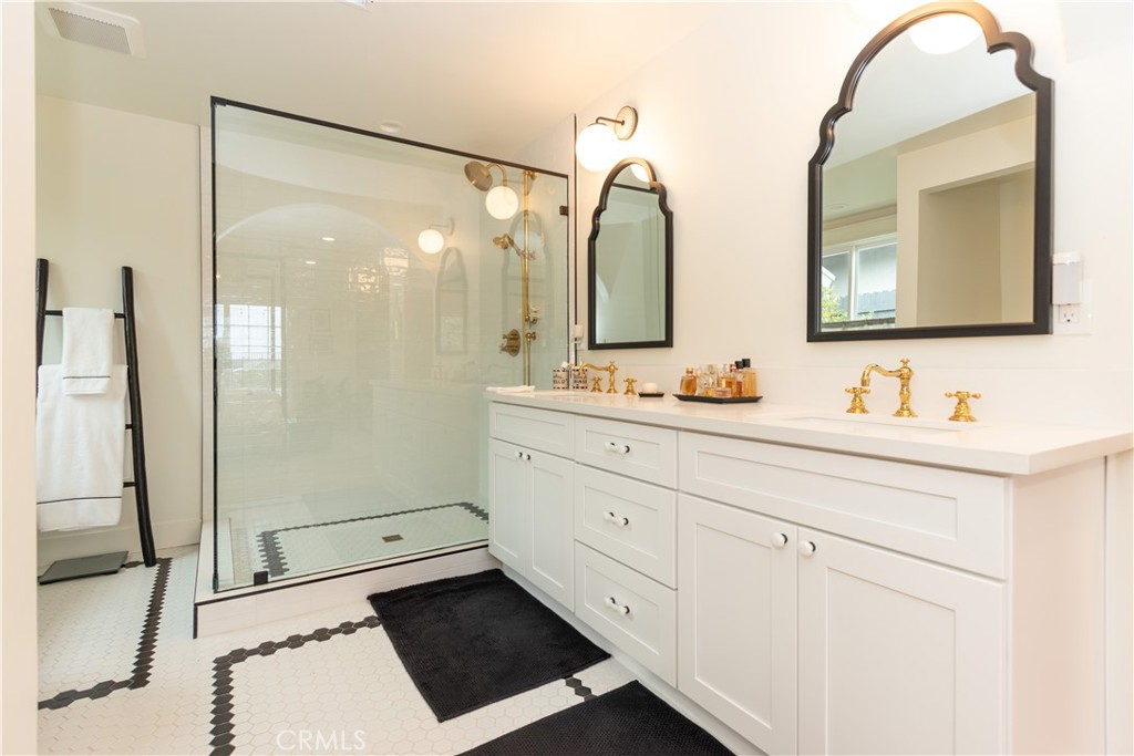 1507 E Sunview Drive