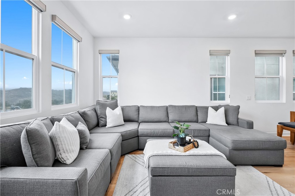 421 Gelding Way